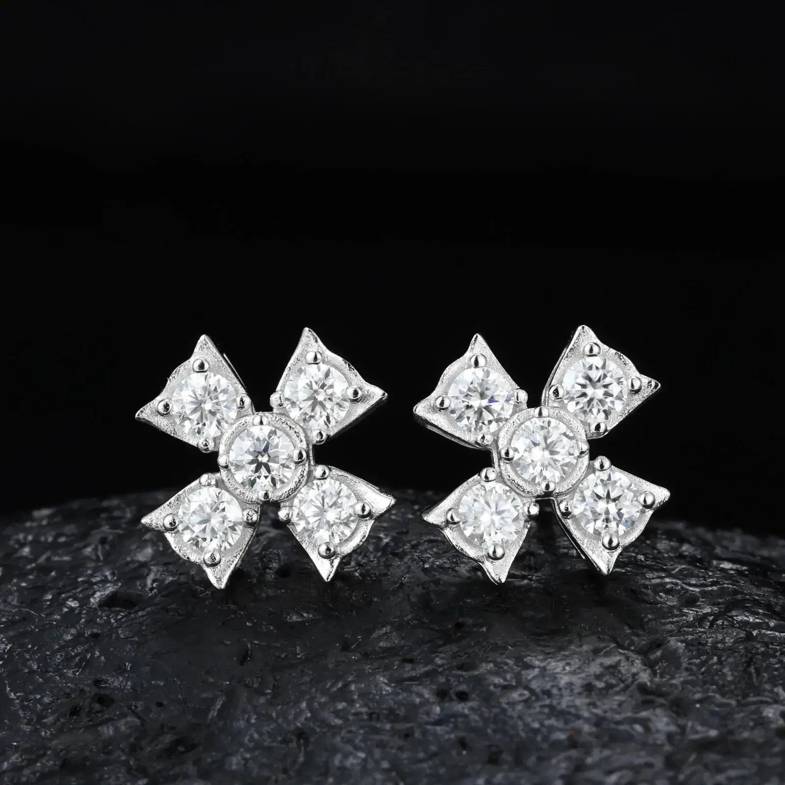 Four Leaf Flower Moissanite Stud Earrings shop name