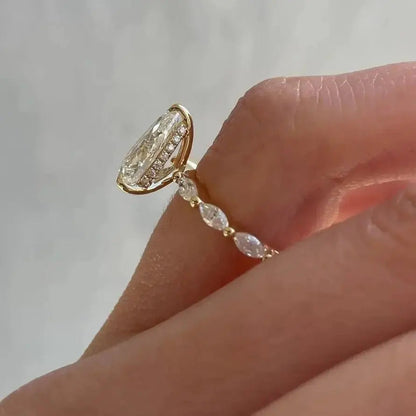 Solid 18K Gold Pear Cut Diamond Ring shop name